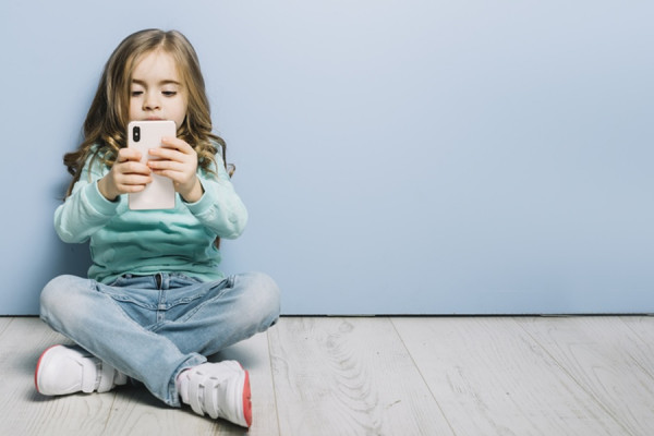Simpósio discute os impactos da Inteligência Artificial e das redes sociais nas relações familiares e escolares